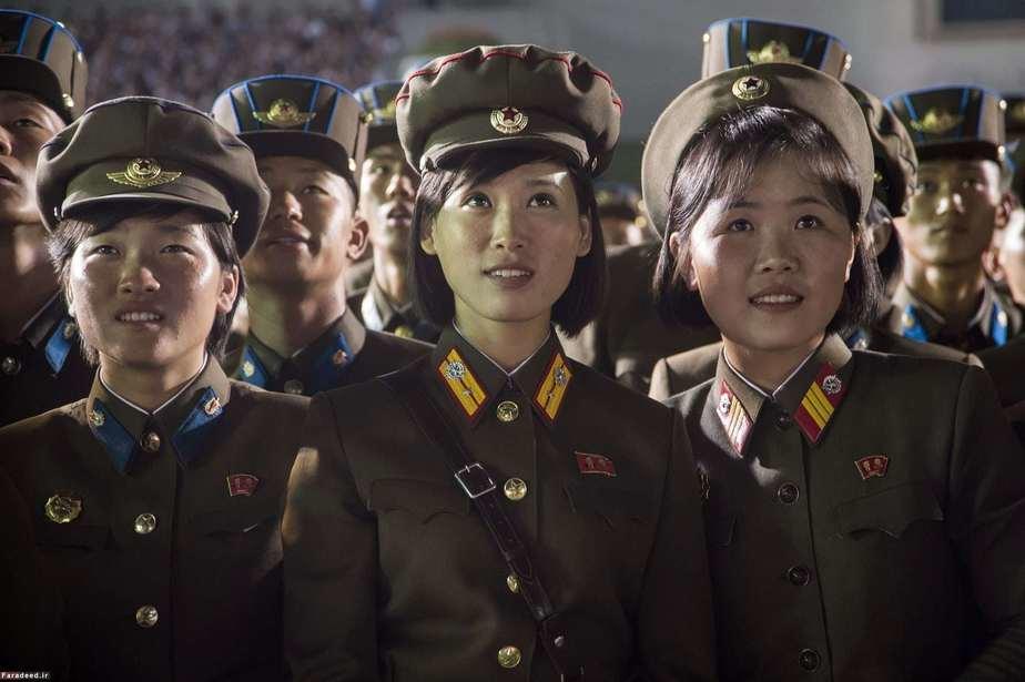 جشن آزمایش موفق موشکی در کره شمالی (عکس)
