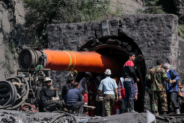 2 کشته و مصدوم ناشی از انفجار در معدن زغال‌سنگ دیزین
