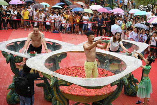 مسابقه‌ای عجیب سوزش آور در چین(+عکس)