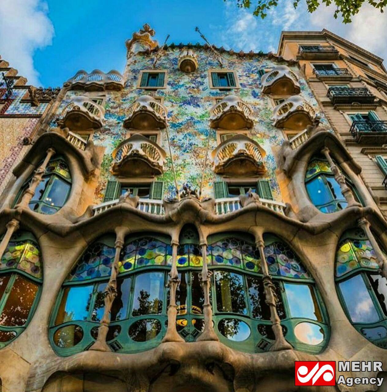 تصویر جالب از یک خانه استخوانی در بارسلونا