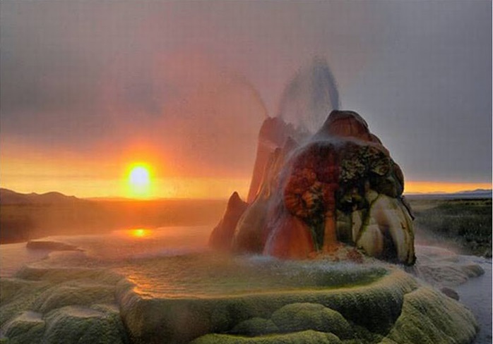 فلای؛ زیباترین چشمه آب گرم آمریکا