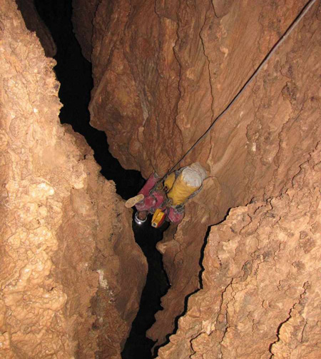 غار سُم دومین غار خطرناک ایران