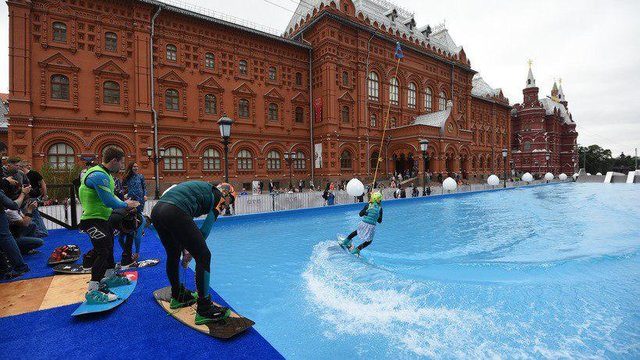 افتتاح پارک آبی وسط میدان در مسکو (+عکس)