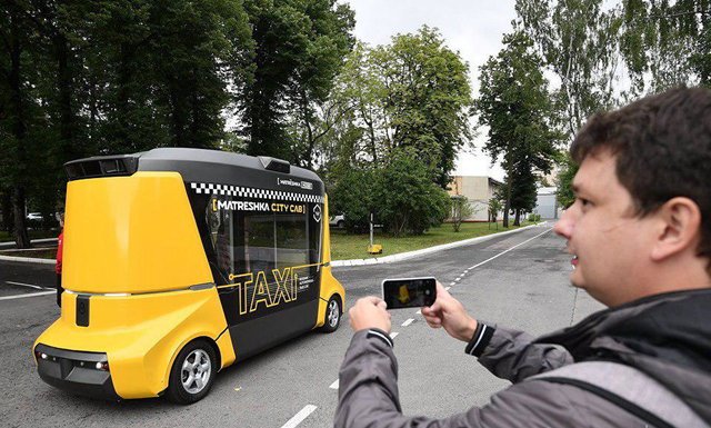 اولین تاکسی هوشمند بدون راننده روسیه (+عکس)