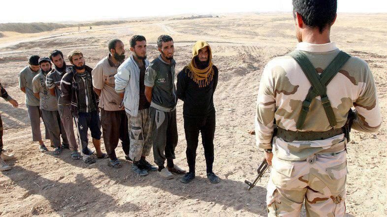 بازداشت تروریست‌های داعش توسط نیروهای پیشمرگه (+عکس)