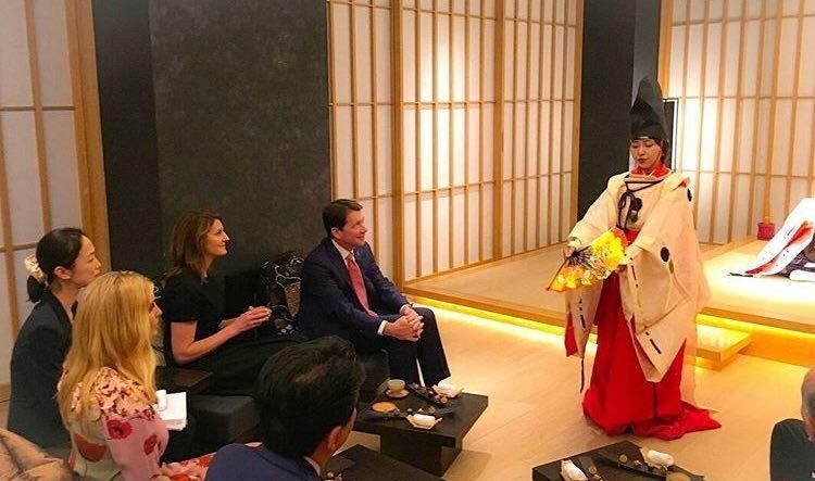 جشن تولدی که نخست وزیر ژاپن برای دختر ترامپ گرفت! (+عکس)