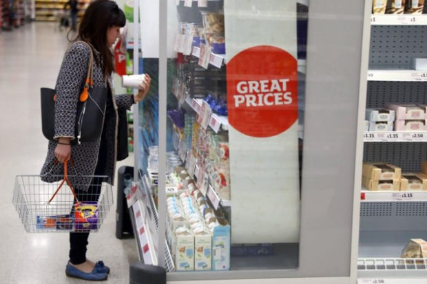 بدترین ماه هفت سال گذشته برای خرده‌فروشان انگلیس