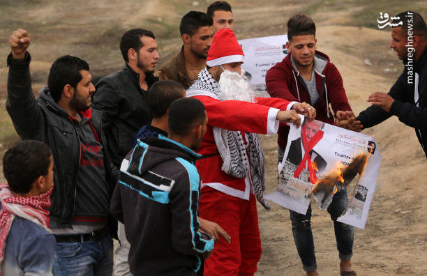 نبرد بابانوئل‌ها با صهیونیست‌ها (عکس)