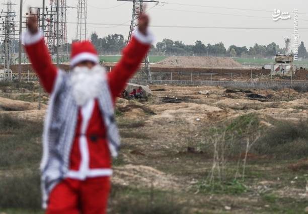 نبرد بابانوئل‌ها با صهیونیست‌ها (عکس)