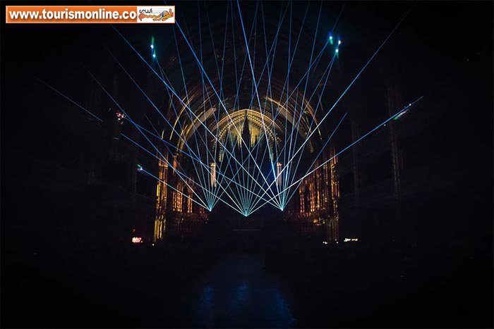 بازی نور در کلیسای نوتردام (+عکس)