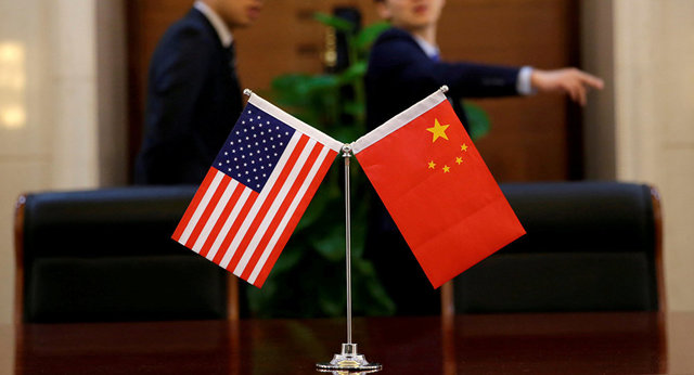 ترامپ: ضعف اقتصادی، چین را به پای میز مذاکره می کشاند