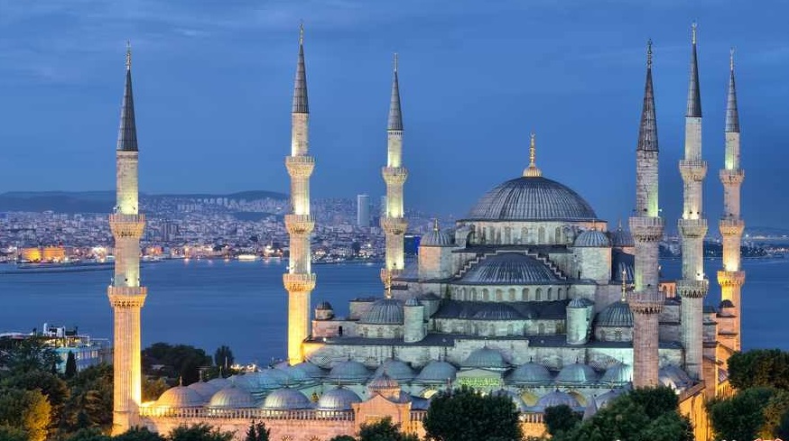 ماجرای آبی ترین مسجد دنیا چیست؟ (+عکس)