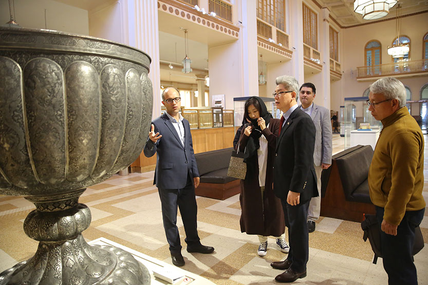 بازدید سفیر کره جنوبی از موزه بانک ملی