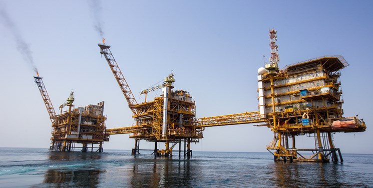 معافیت تحریمی 8 کشور برای خرید نفت از ایران ادامه می‌یابد