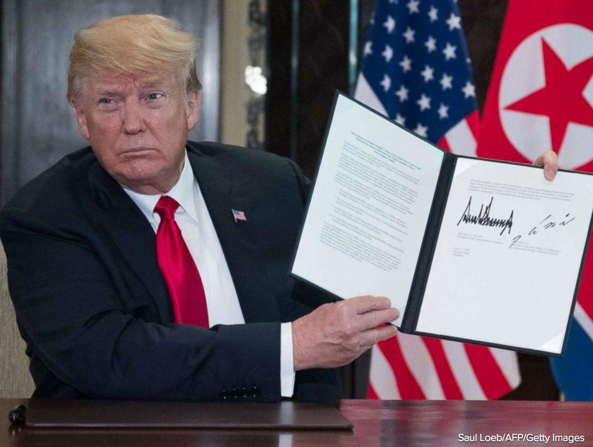 امضای جالب رهبر کره شمالی پای سند توافق با آمریکا (عکس)