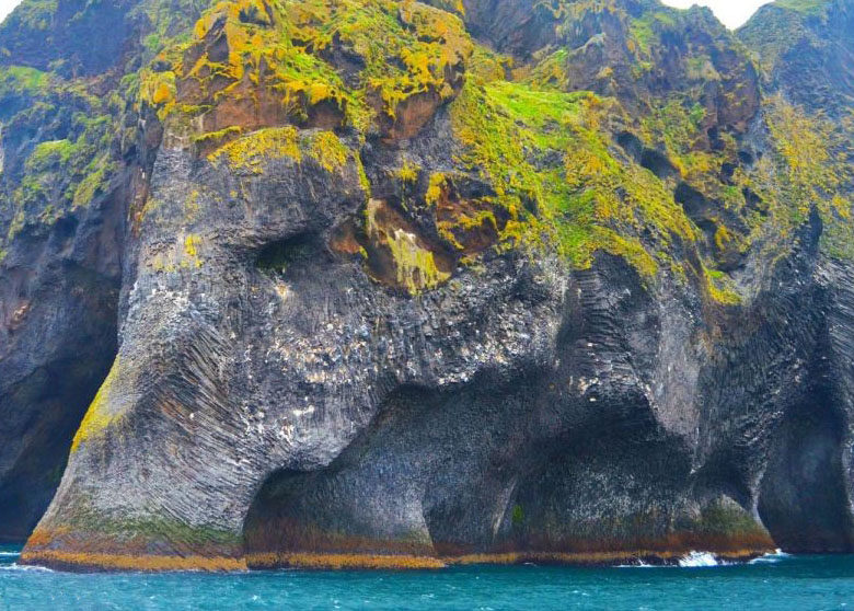 صخره‌ای شبیه به فیل در ایسلند (عکس)