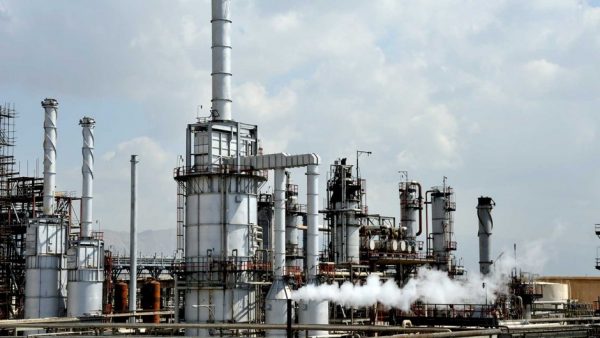 چین به 11 پالایشگاه خصوصی اجازه واردات نفت داد