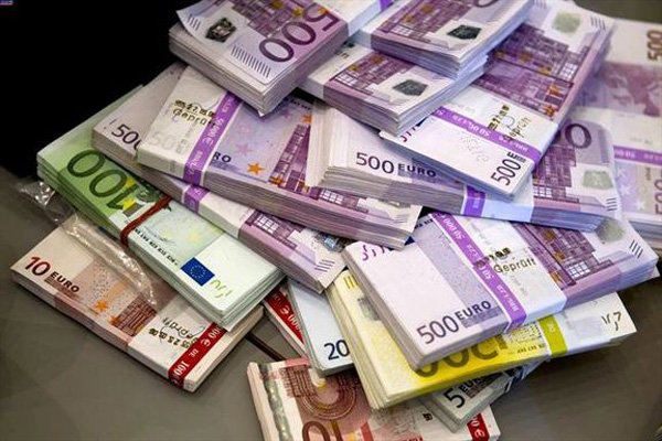 وزیر دارایی روسیه: یورو را جایگزین دلار می کنیم