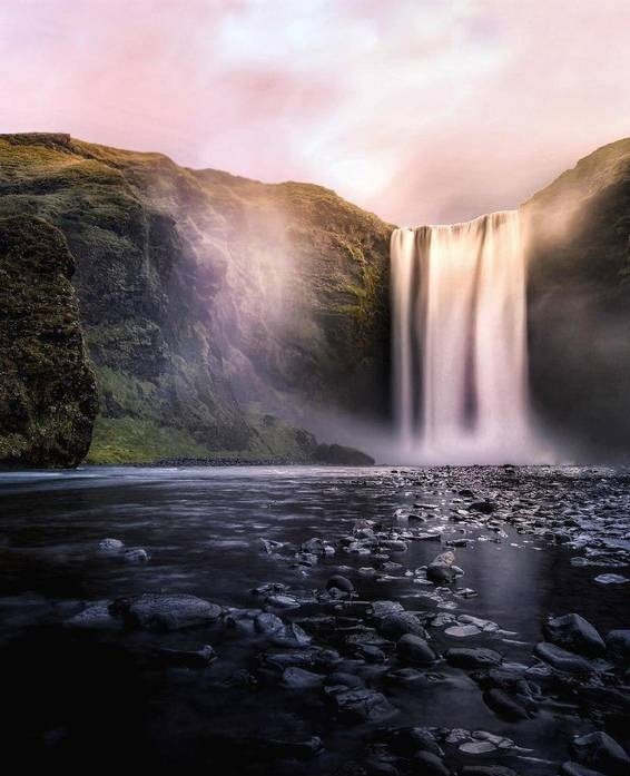 طبیعت جادویی آبشاری زیبا در ایسلند (عکس)