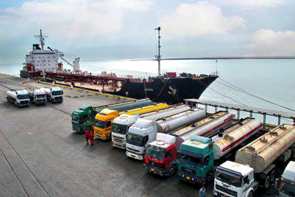 کاهش 30 درصدی واردات کالا از امارات