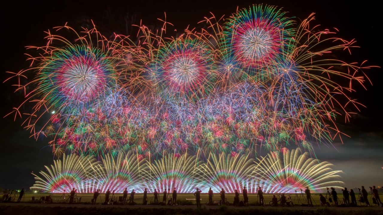 آتش بازی هزار رنگ در ژاپن (عکس)