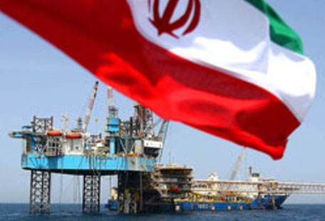 رویترز: صادرات نفت ایران به رغم تلاش های آمریکا صفر نمی‌شود