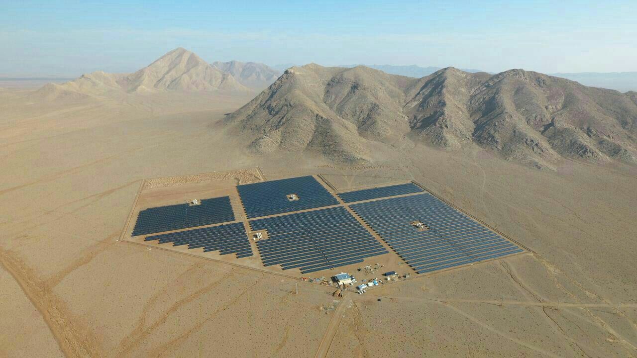 افتتاح نیروگاه خورشیدی در آباده استان فارس