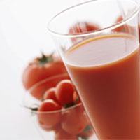 تاثیر آب گوجه فرنگی بر بیماری های قلبی عروقی چیست؟