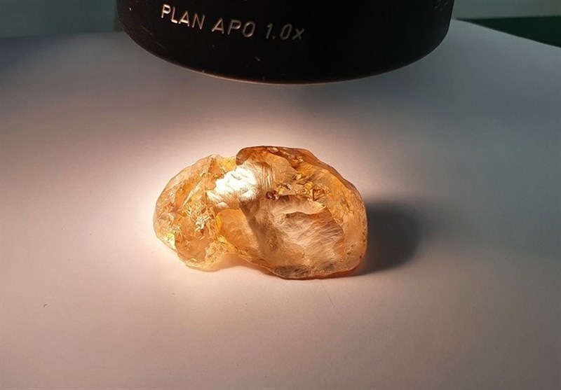 الماس رنگی 120 میلیون ساله در روسیه کشف شد