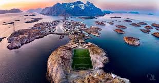 جزیره فوتبالی زیبا در نروژ +عکس
