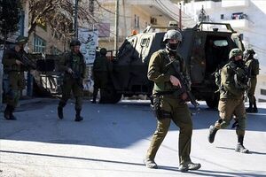 بازداشت وحشیانه دختر فلسطینی توسط نظامیان اسرائیلی