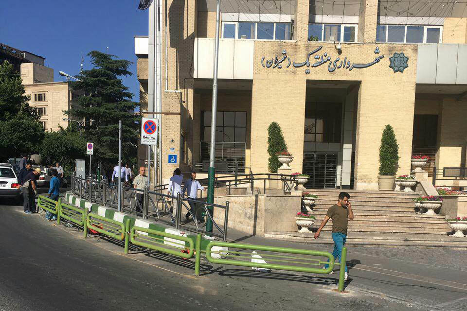 در ۱۰۰ روز گذشته بدهی دو سال گذشته شهرداری منطقه یک تهران به پیمانکاران پرداخت شد