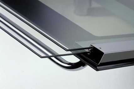 مزایای استفاده از کابینت شیشه‌ای مدرن