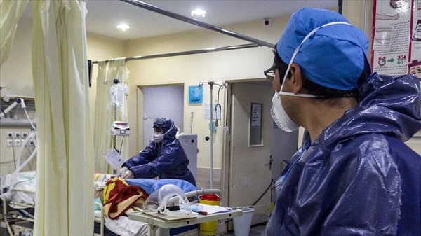 عضو ستاد ملی کرونا خبر داد: پر بودن تخت های ICU با وجود کاهش شیوع امیکرون