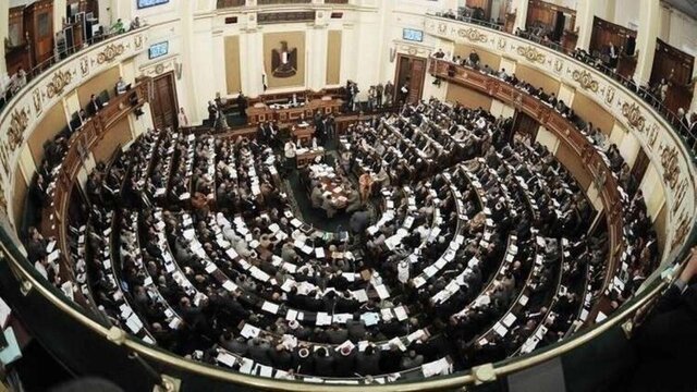 موافقت نهایی پارلمان مصر با قانون اخراج کارمندان اخوانی از ادارات دولتی