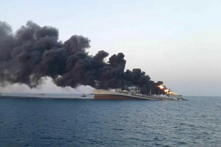 آتش گرفتن یک کشتی عراقی در آب‌های خلیج فارس / تمامی خدمه کشتی جان باختند