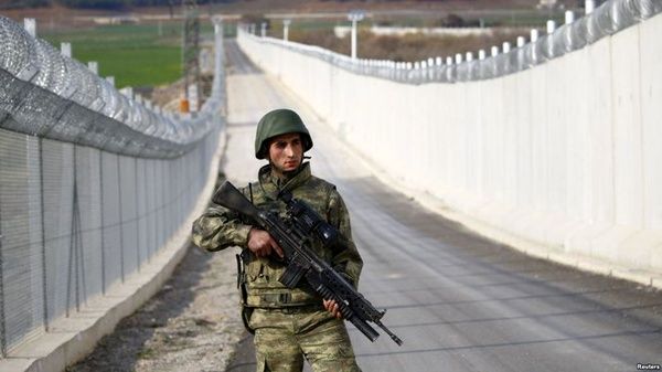 چرا ترکیه در مرز ایران دیوار می‌سازد؟