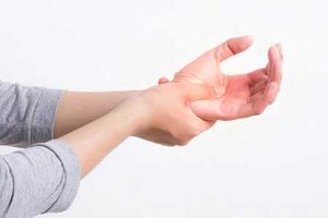 خواب رفتن انگشتان دست با کدام بیماری رابطه دارد؟
