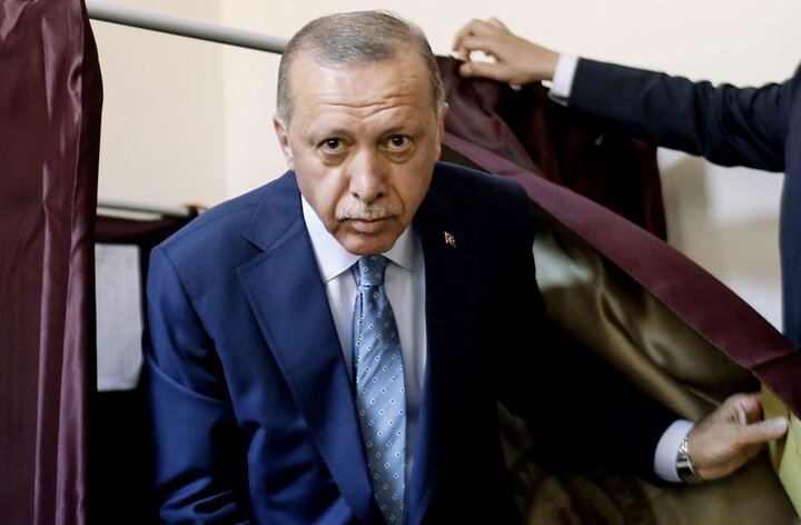 اردوغان ورشکسته و چک ۱۳ میلیارد دلاری بدهی روی میز