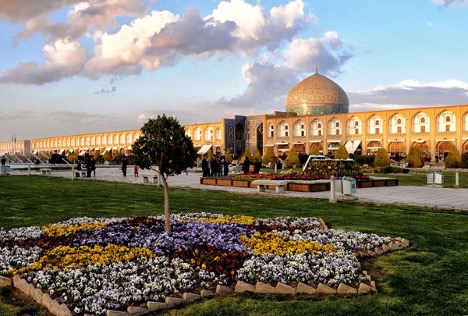 چرا باید به شیراز و اصفهان سفر کنیم؟!