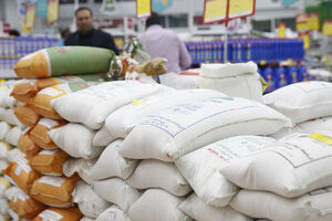 توقیف انبار احتکار برنج ایرانی