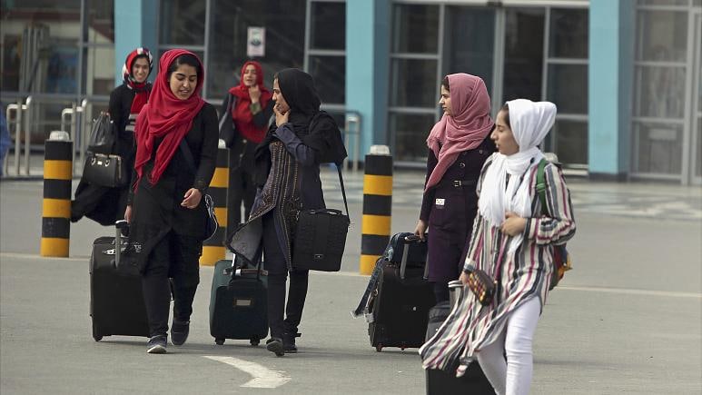 سفر هوایی زنان افغان بدون همراه مرد ممنوع شد!