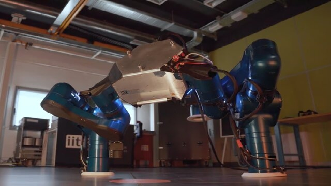 یک ربات ۳ پا مسئول نگهداری از فضاپیما‌ها می‌شود