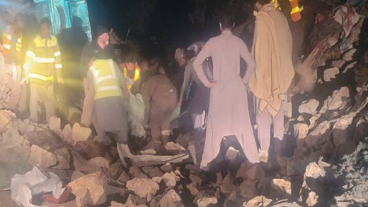 تصادف مرگبار کامیون با ون مسافربری در پاکستان