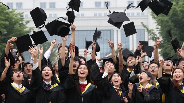 شروع به کار فارغ التحصیلان دانشگاهی چین