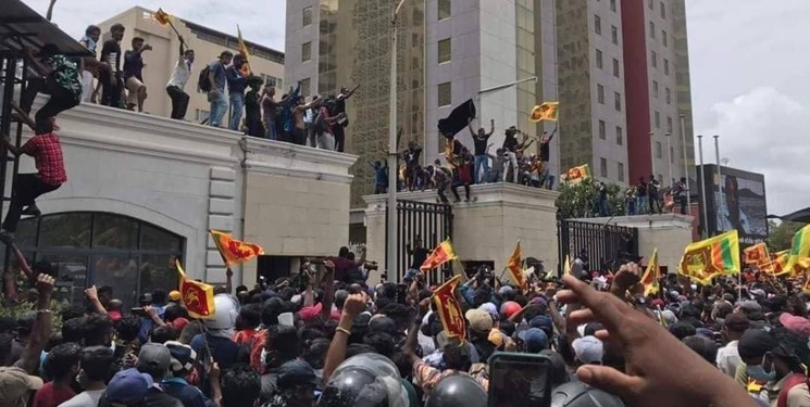 اقامتگاه رئیس جمهور سریلانکا به تصرف معترضان درآمد