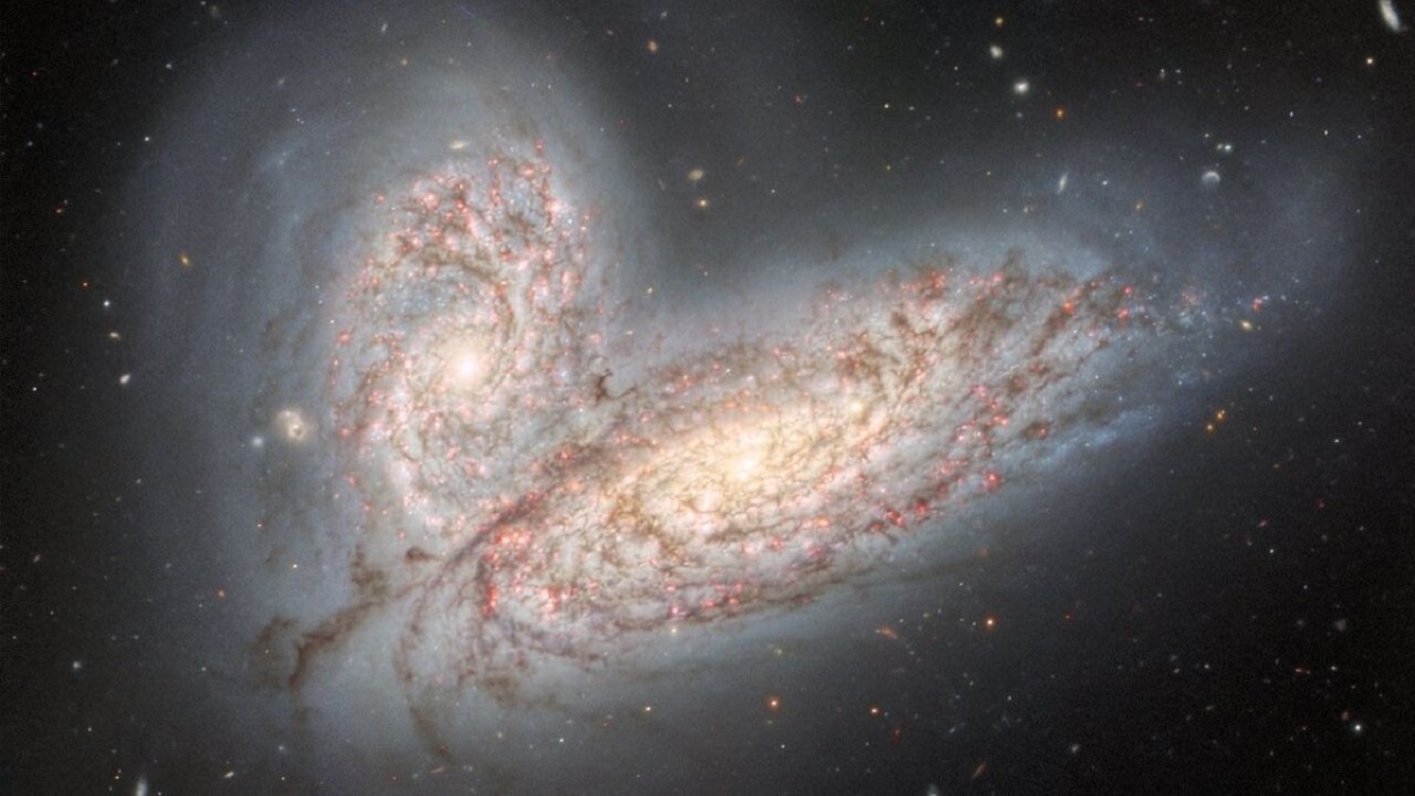 تشکیل «پروانه کیهانی» در تصویری از برخورد دو کهکشان