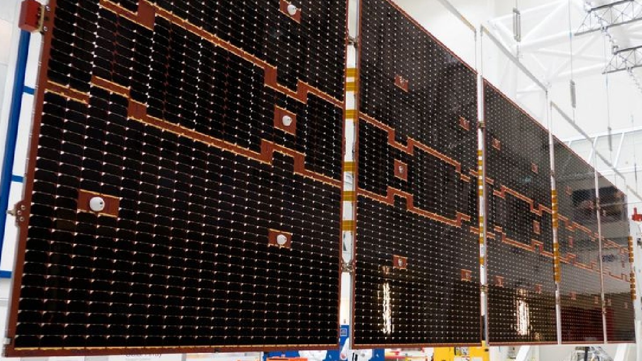 پنل خورشیدی ماهواره نظارت بر زمین با موفقیت آزمایش شد