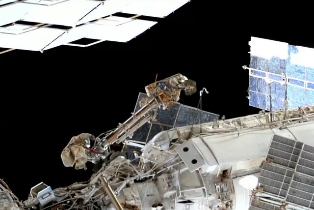 آزمایش بازوی رباتیک توسط فضانوردان روس در ایستگاه فضایی