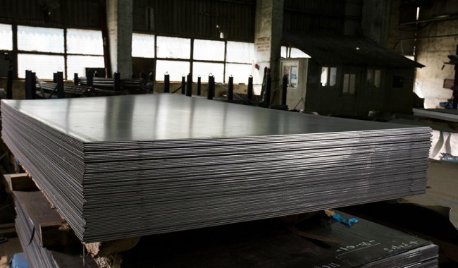 ورق آهن کاربردهای زیادی در صنایع مختلف از جمله ساختمان سازی دارد.